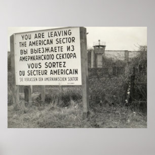 De Berlijnse muur in een buurt Poster