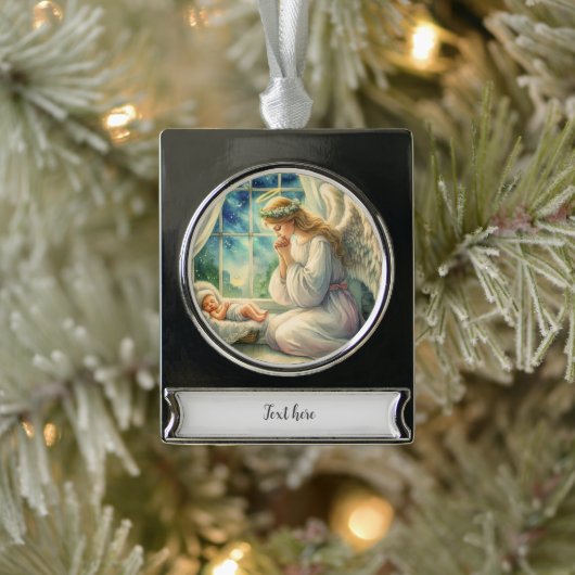 De beschermengel bidt bij de wieg van de baby verzilverd banner ornament (Boom)