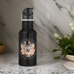 De beste kat-pap van de wereld is een simpele foto waterfles<br><div class="desc">Dit eenvoudige en klassieke ontwerp is samengesteld uit serif typografie en voegt een douanefoto toe.</div>