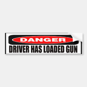 De bestuurder heeft de Bumpersticker van het Pisto