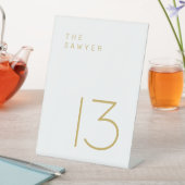 De bewaarder 13 Gold- en White Table Number Reclamebord Met Voetstuk (Insitu)