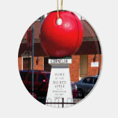 DE BIG RED APPLE - Cornelia, Georgia Keramisch Ornament (Links)