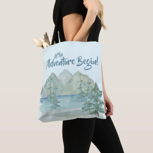 De bijtende bergen laten het avontuur Blauw beginn Tote Bag (Dichtbij)