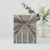 De binnenkant van een houten dak briefkaart (Staand voorkant)