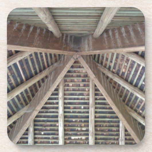 De binnenkant van een houten dak onderzetter (Voorkant)