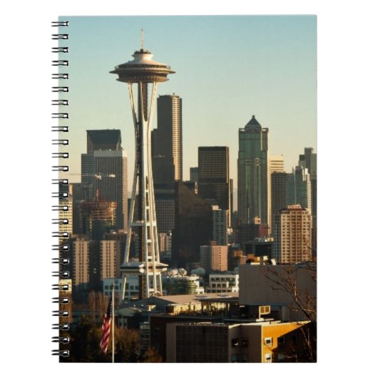 De binnenstad van Seattle skyline en Space Needle Notitieboek (Voorkant)