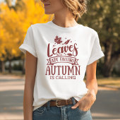 De bladeren vallen in de herfst. t-shirt