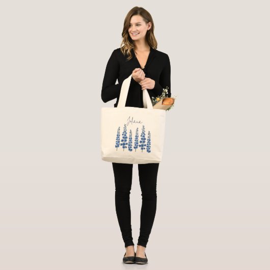 De blauwe bloemen van Delphinium Grote Tote Bag (Voorkant (model))