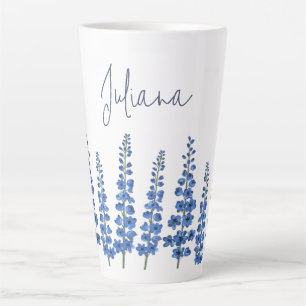 De blauwe bloemen van Delphinium Latte Mok
