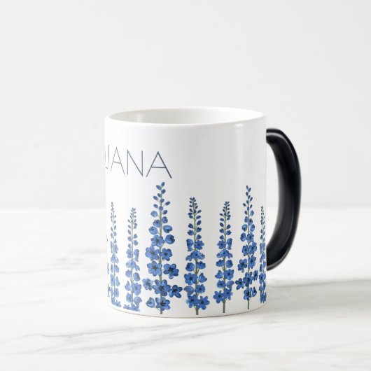 De blauwe bloemen van Delphinium Magische Mok (Voorkant rechts)