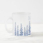 De blauwe bloemen van Delphinium Matglas Koffiemok (Links)