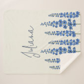 De blauwe bloemen van Delphinium Sherpa Deken (Voorkant (horizontaal))