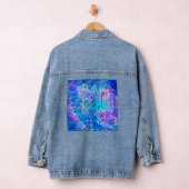 De bloemen groeien in Sapphire Pond Denim Jacket (Hangar)