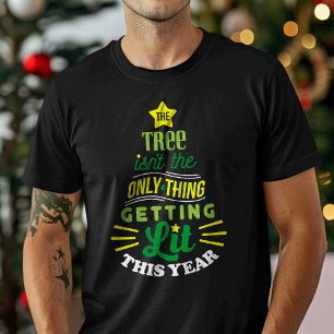 De boom is niet het enige wat met Kerstmis verlich T-shirt