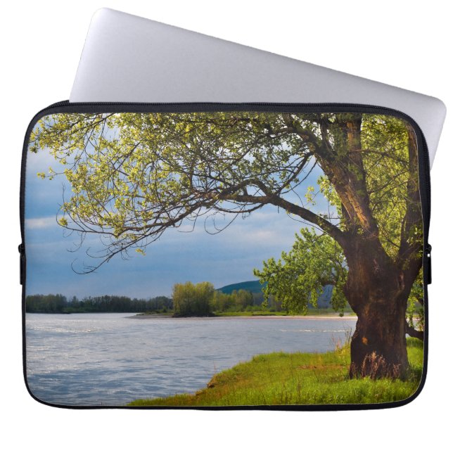 De boom op de bank laptop sleeve (Voorkant)