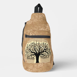 De boomstam staat voor een landschapsklok sling bag