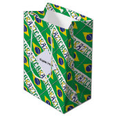 De Braziliaanse vlag met Jouw naam Medium Cadeauzakje (Voorkant Gekanteld)
