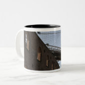 De Brooklyn Bridge Tweekleurige Koffiemok (Voorkant links)