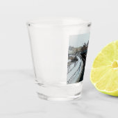 De brug, in de sneeuw shot glas (Links)