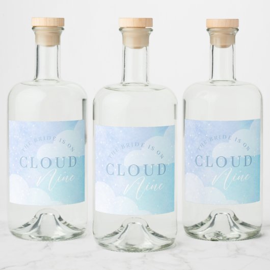 De bruid is op Cloud Nine Bruidsfeestje Likeurfles Etiket (Flessen)