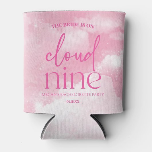 De bruid is op wolk negen roze vrijgezellenfeest blikjeskoeler (Voorkant)