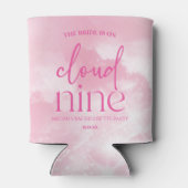 De bruid is op wolk negen roze vrijgezellenfeest blikjeskoeler (Achterkant)