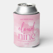 De bruid is op wolk negen roze vrijgezellenfeest blikjeskoeler (Blikje Achterkant)