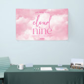 De bruid is op wolk negen roze vrijgezellenfeest spandoek (Beurs)