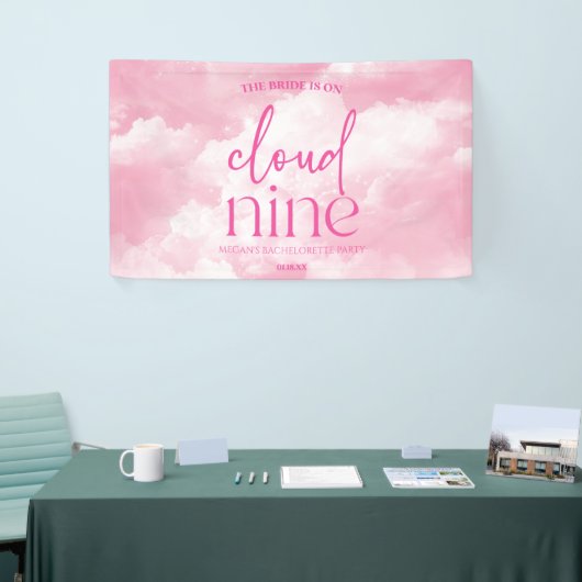 De bruid is op wolk negen roze vrijgezellenfeest spandoek (Beurs)