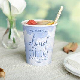 De bruid is op wolkennegen blauw Vrijgezellenfeest Papieren Bekers
