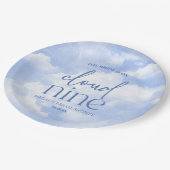 De bruid is op wolkennegen blauw Vrijgezellenfeest Papieren Bordje (Gekanteld)