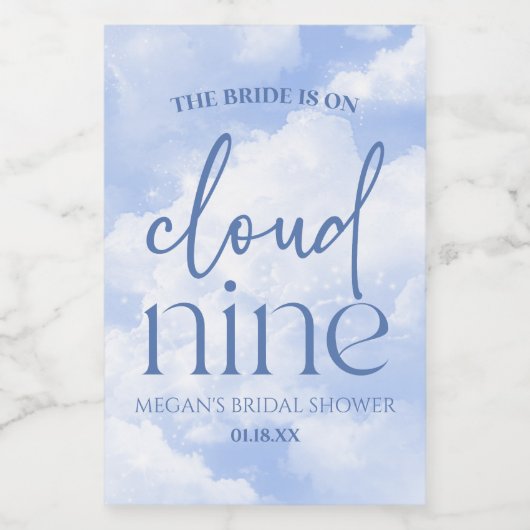 De bruid is op wolkennegen blauw Vrijgezellenfeest Wijn Etiket (Enkel label)