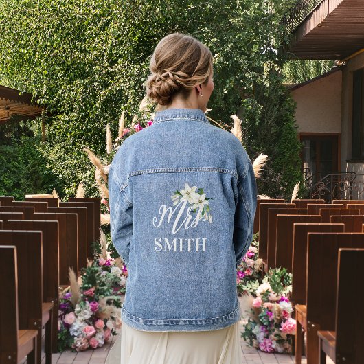 De bruid Mrs. White Lilies Bloemenboeket Denim Jacket