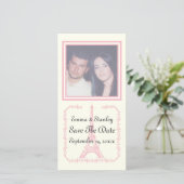 De bruidroze Eiffeltoren van Parijs sparen de Datu Save The Date (Staand voorkant)