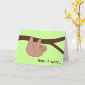 De bruine het Glimlachen Luiaard met de Neus van Kaart (Gele Bloem)