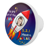 De buitenruimteschakelaar van de ruimtevaart is op keramische knop (Rechts)