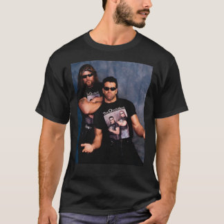 De buitenstaanders Steve Nash Kevin Nash die T.h. T-shirt