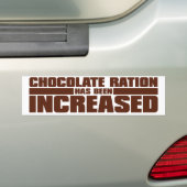 DE CHOCOLAATRATIE IS TOEGENOMEN BUMPERSTICKER (Op auto)
