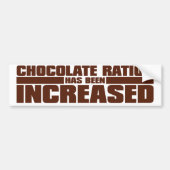DE CHOCOLAATRATIE IS TOEGENOMEN BUMPERSTICKER (Voorkant)