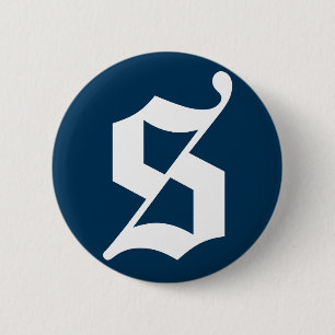 De codicologische pincode ronde button 5,7 cm