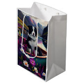 De Collie van de grens op een Paddle: Een Schilder Medium Cadeauzakje (Voorkant Gekanteld)