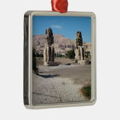 De Colossi van Memnon, beelden van Amenhotep Metalen Ornament (Rechts)