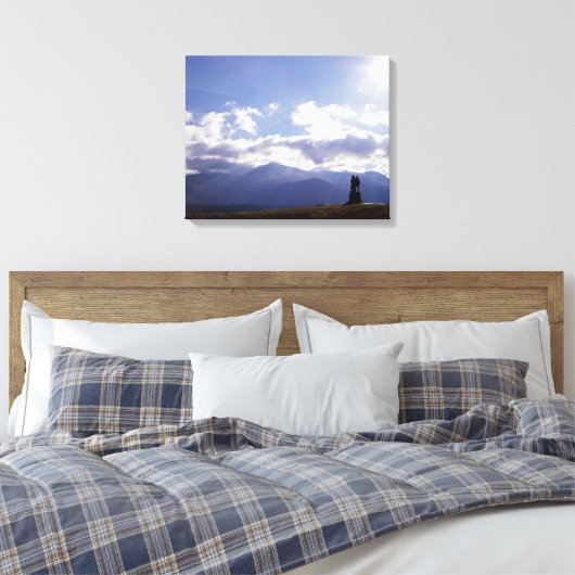De Commando Monument Scotland Canvas Afdruk (Insitu (Slaapkamer))