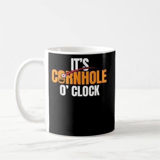 De Cornhole O Clock Cornhole Speler Koffiemok (Links)