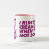 'De Creamer verbergen' - KoffeeKat Tweekleurige Koffiemok (Center)