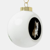 De Cutest Cairn Terrier ooit. Cuter dan Toto. Keramische Bal Ornament (Links)