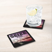 De dag in beslag nemen kartonnen onderzetters (Insitu)