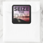 De dag innemen vierkante sticker (Tas)