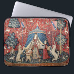 De Dame en de Unicorn, naar mijn enige wens Laptop Sleeve<br><div class="desc">De dame en de Unicorn, naar mijn enige wens (La Dame a la licorne, A mon seul desir) middeleeuws tapijt (rond 1500). Deze tapijt maakt deel uit van een serie van zes. Elke tapijt is voorzien van een middeleeuwse dame in verschillende houdingen. Elke scène toont een van de vijf zintuigen,...</div>