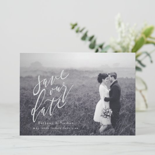 DE DATUM VAN HET SCHERPT-BESPAAR SAVE THE DATE (Staand voorkant)